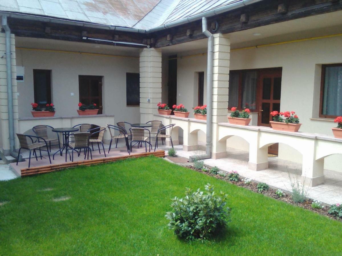 Casa Transilvania Oradea Exteriör bild